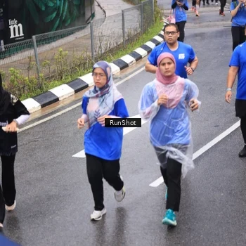 Runner Photo 7945267