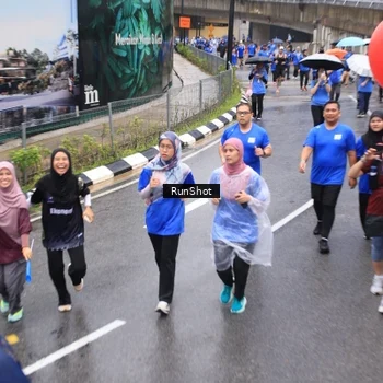 Runner Photo 7945268