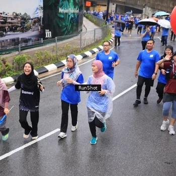 Runner Photo 7945270