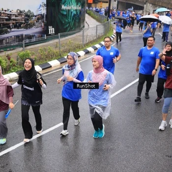 Runner Photo 7945273