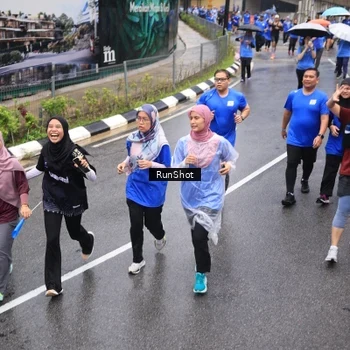 Runner Photo 7945274