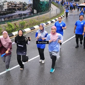 Runner Photo 7945277