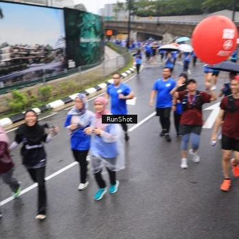 Runner Photo 7945279