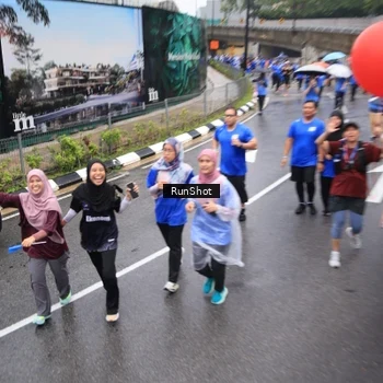Runner Photo 7945280