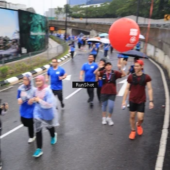 Runner Photo 7945298