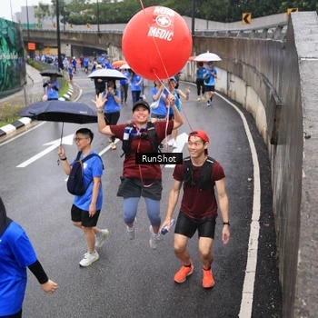 Runner Photo 7945313