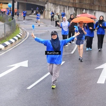 Runner Photo 7945325