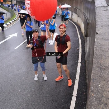 Runner Photo 7945331