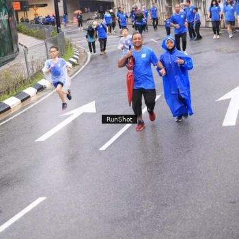 Runner Photo 7945335