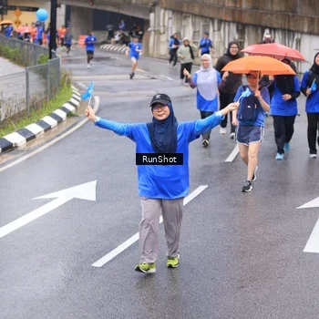 Runner Photo 7945348