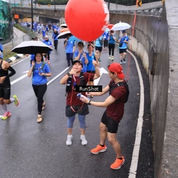 Runner Photo 7945352