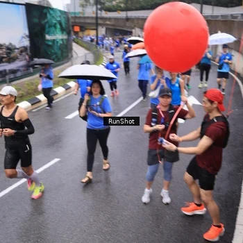 Runner Photo 7945353