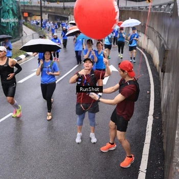 Runner Photo 7945354