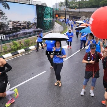 Runner Photo 7945360