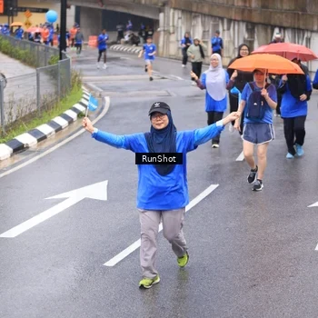 Runner Photo 7945371