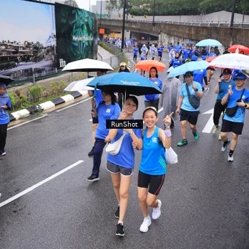 Runner Photo 7945400