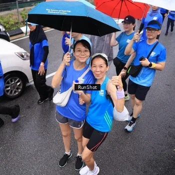 Runner Photo 7945437