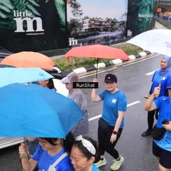 Runner Photo 7945457