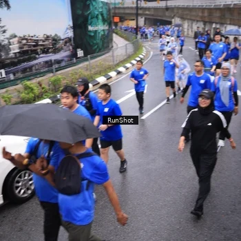 Runner Photo 7945541