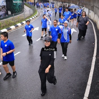 Runner Photo 7945549