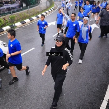 Runner Photo 7945551