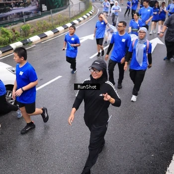 Runner Photo 7945552