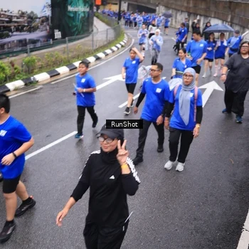 Runner Photo 7945555