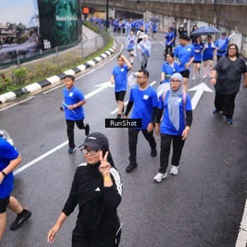 Runner Photo 7945557