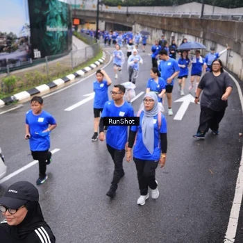 Runner Photo 7945559
