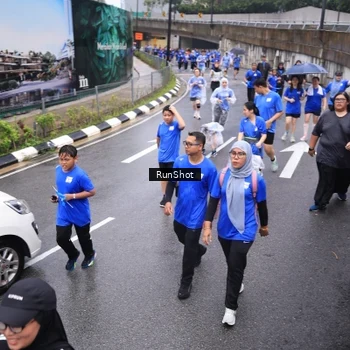 Runner Photo 7945563