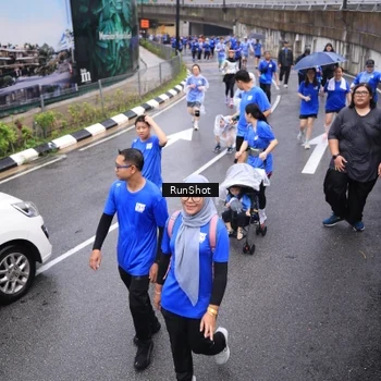 Runner Photo 7945572