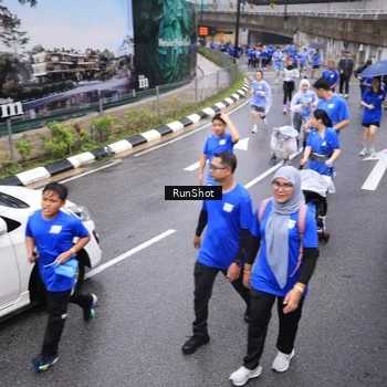 Runner Photo 7945575