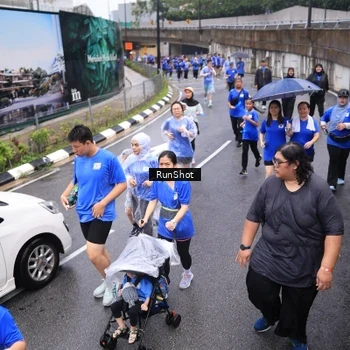 Runner Photo 7945591