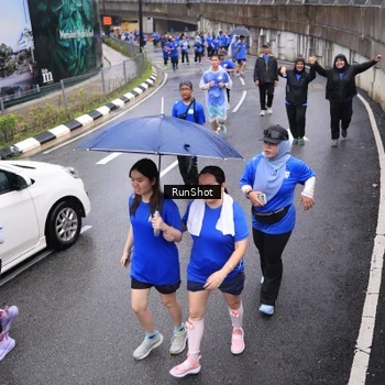 Runner Photo 7945634