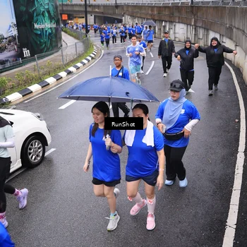 Runner Photo 7945637