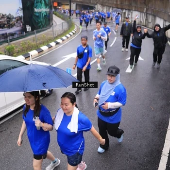 Runner Photo 7945643