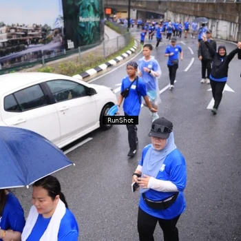 Runner Photo 7945651