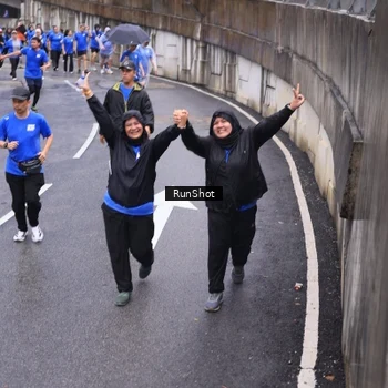 Runner Photo 7945660