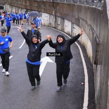 Runner Photo 7945662