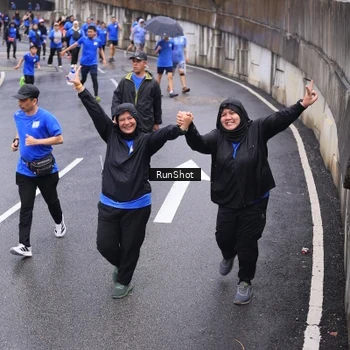 Runner Photo 7945670