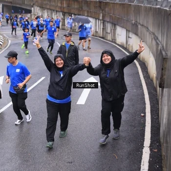 Runner Photo 7945672
