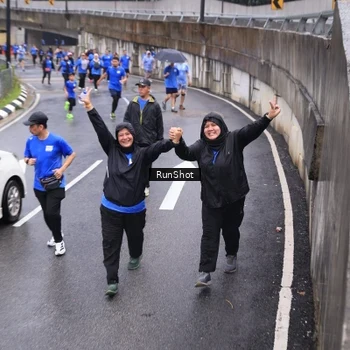 Runner Photo 7945673
