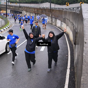 Runner Photo 7945675