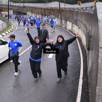 Runner Photo 7945676