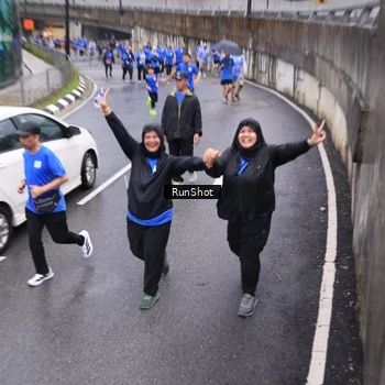 Runner Photo 7945678
