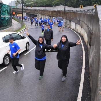Runner Photo 7945679