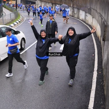 Runner Photo 7945681