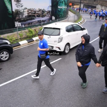 Runner Photo 7945688