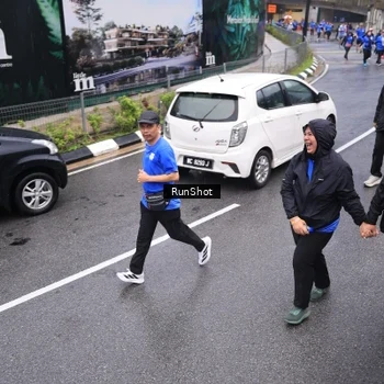 Runner Photo 7945691