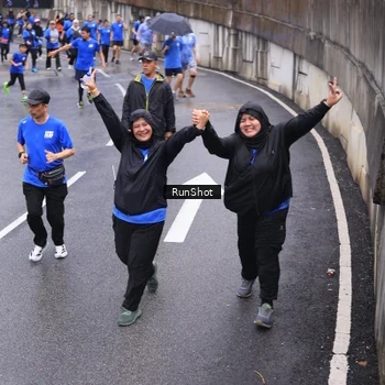 Runner Photo 7945692